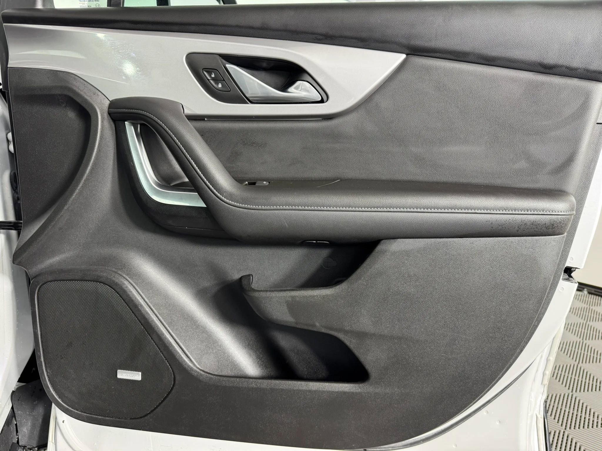 Used 2022 Chevrolet Blazer LT w/ Sound & Technology Package AWD/4WD image 31