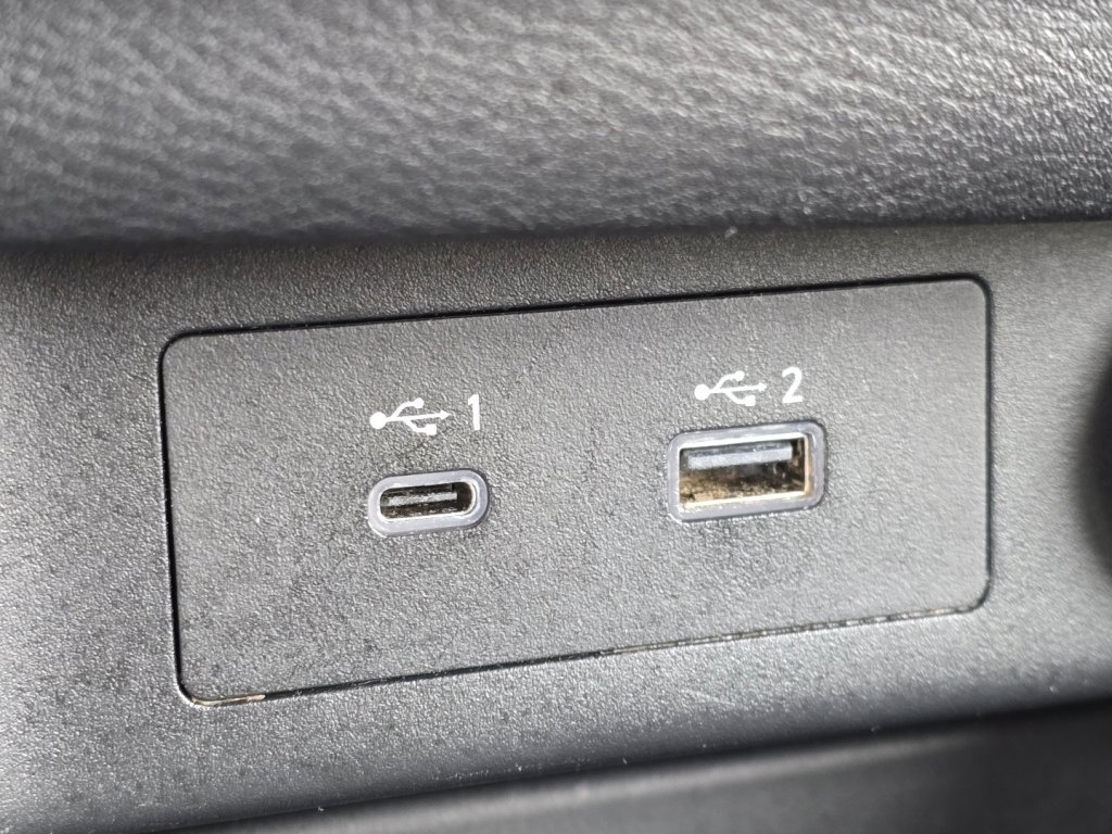 Used 2023 Nissan Rogue SV image 5