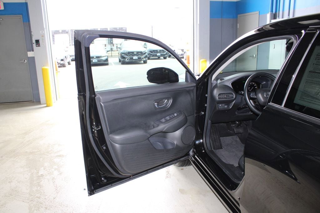 Certified 2025 Honda HR-V EX-L image 7