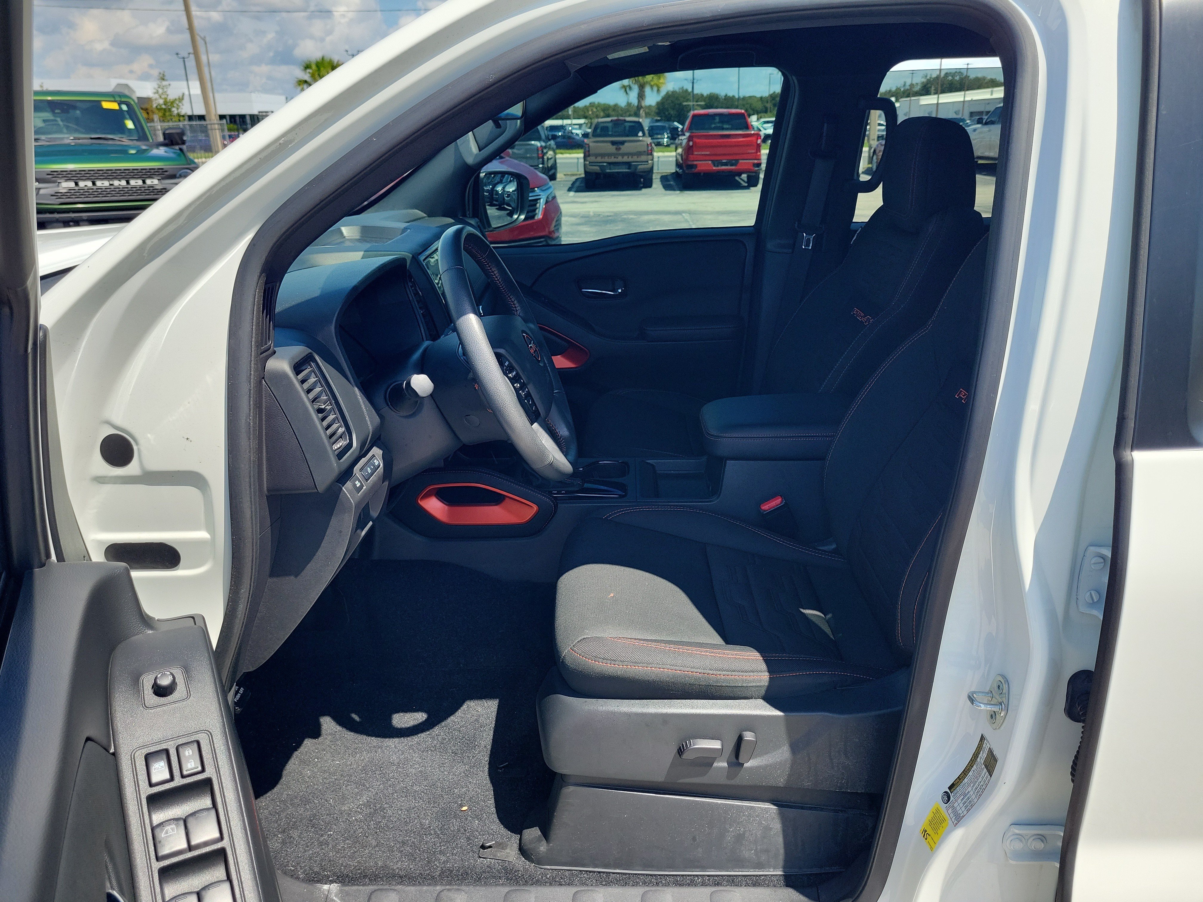 Certified 2024 Nissan Frontier PRO-4X w/ Technology Package AWD/4WD image 11