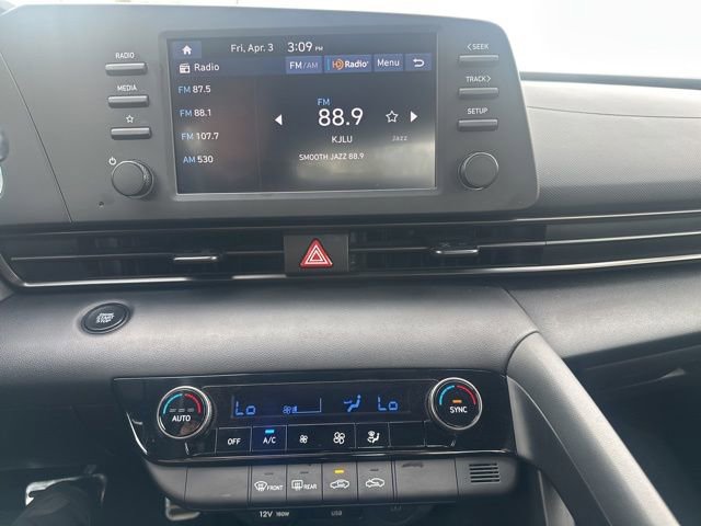 Used 2025 Hyundai Elantra Sport image 14