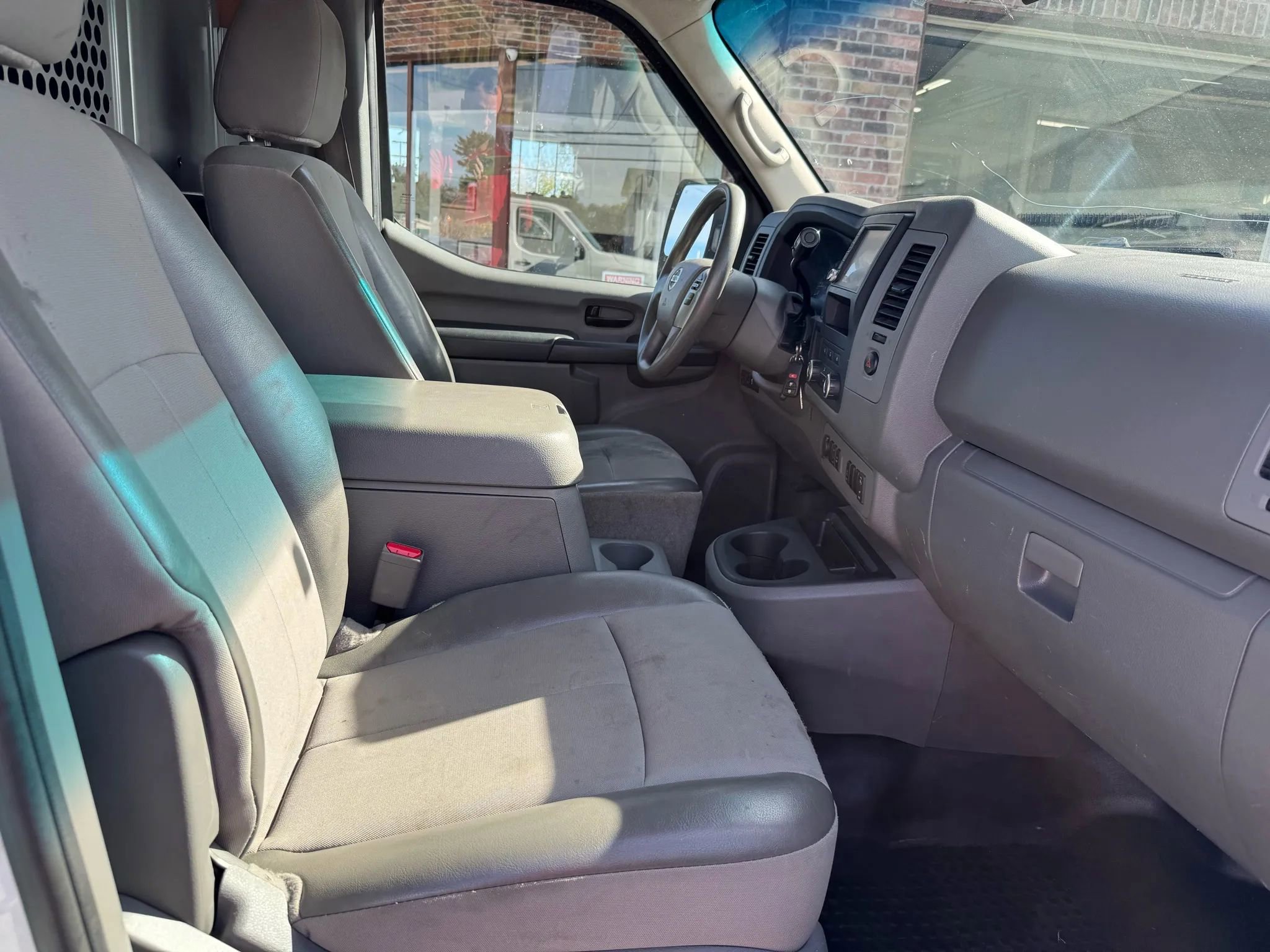Used 2019 Nissan NV 2500 SV image 30