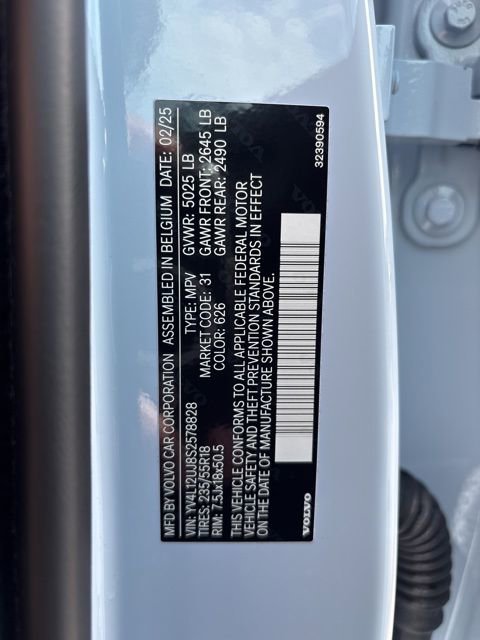 Used 2025 Volvo XC40 B5 Core image 27