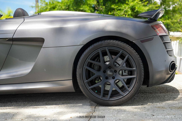 Used 2011 Audi R8 V10 image 5