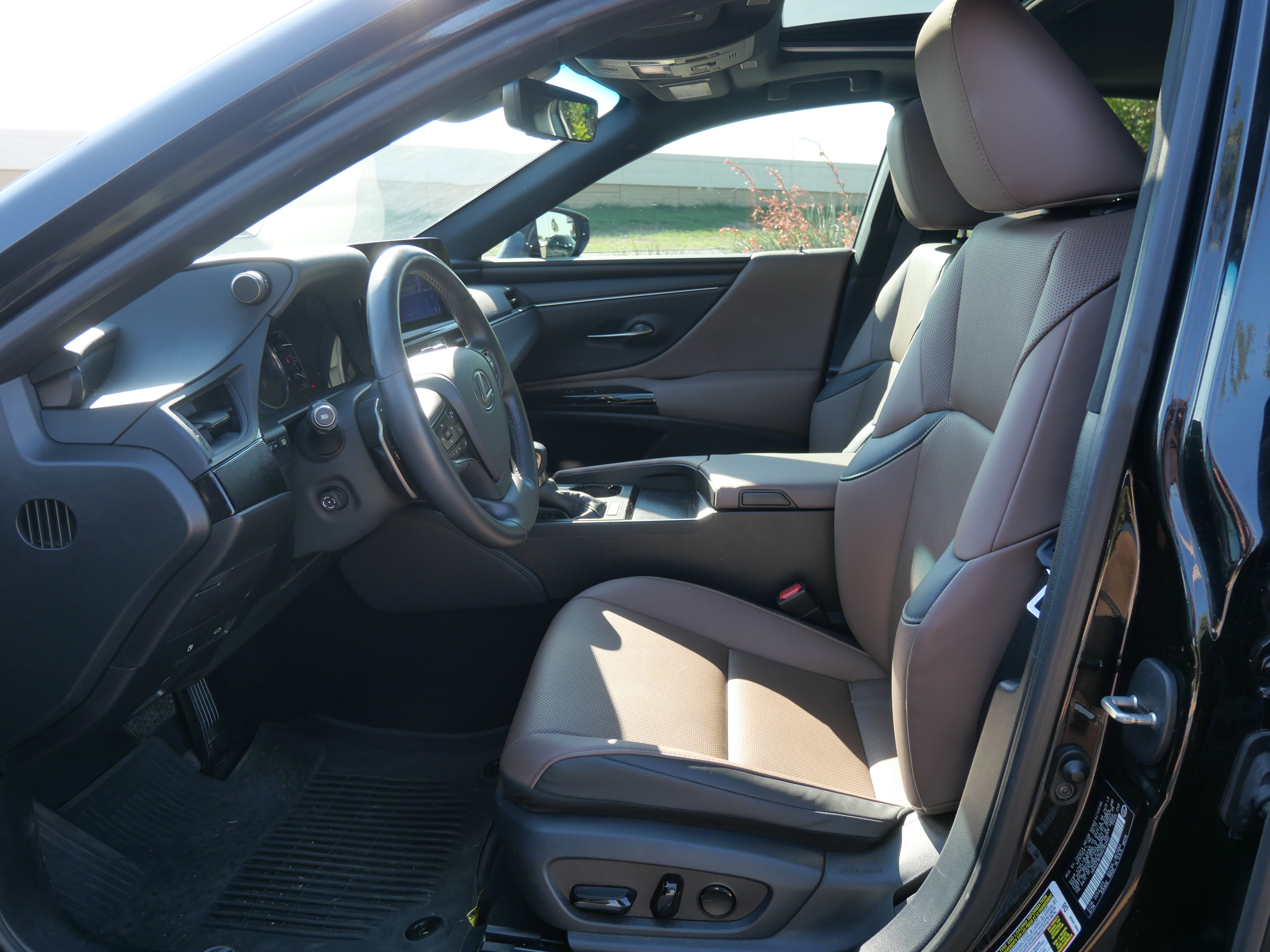 Used 2024 Lexus ES 350 w/ Premium Package image 8