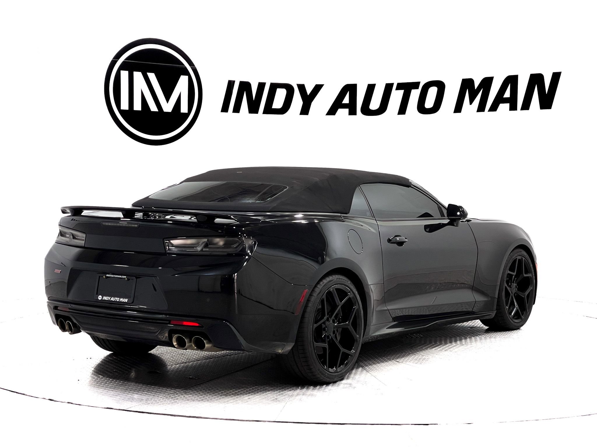 Used 2018 Chevrolet Camaro SS RWD image 4