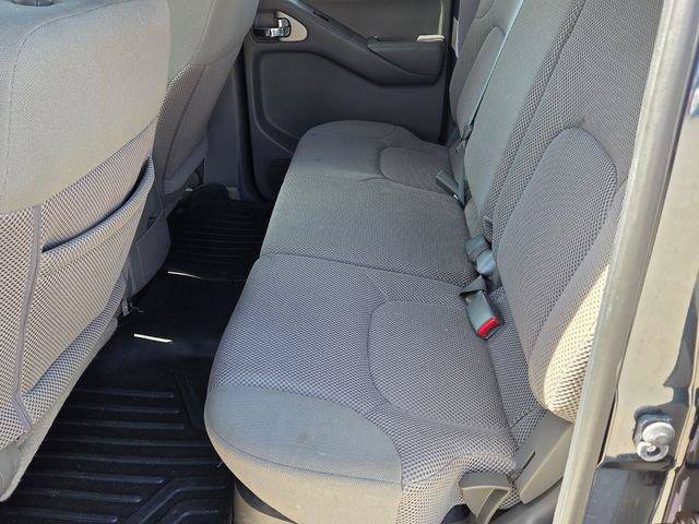 Used 2015 Nissan Frontier SV RWD image 13