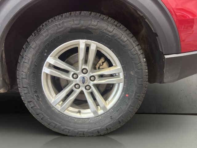Used 2021 Ford Explorer XLT w/ Equipment Group 202A AWD/4WD image 33