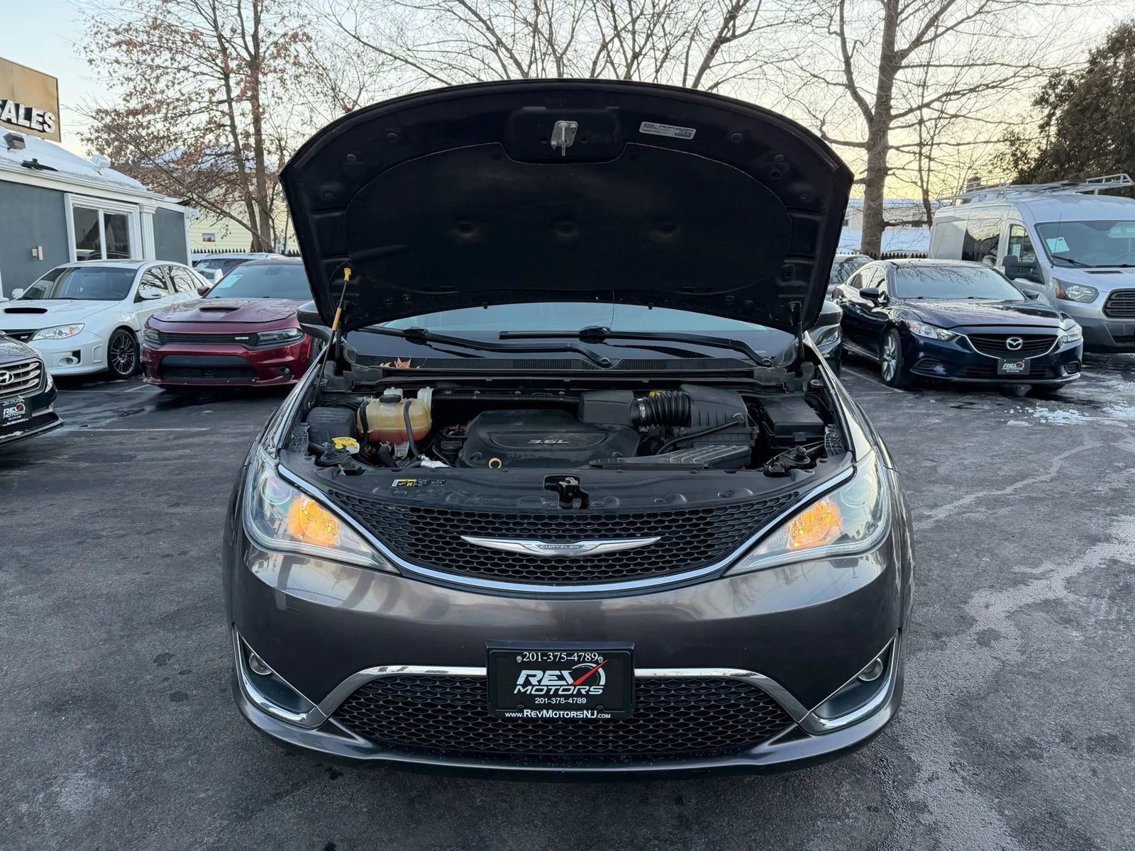 Used 2017 Chrysler Pacifica Touring-L image 35