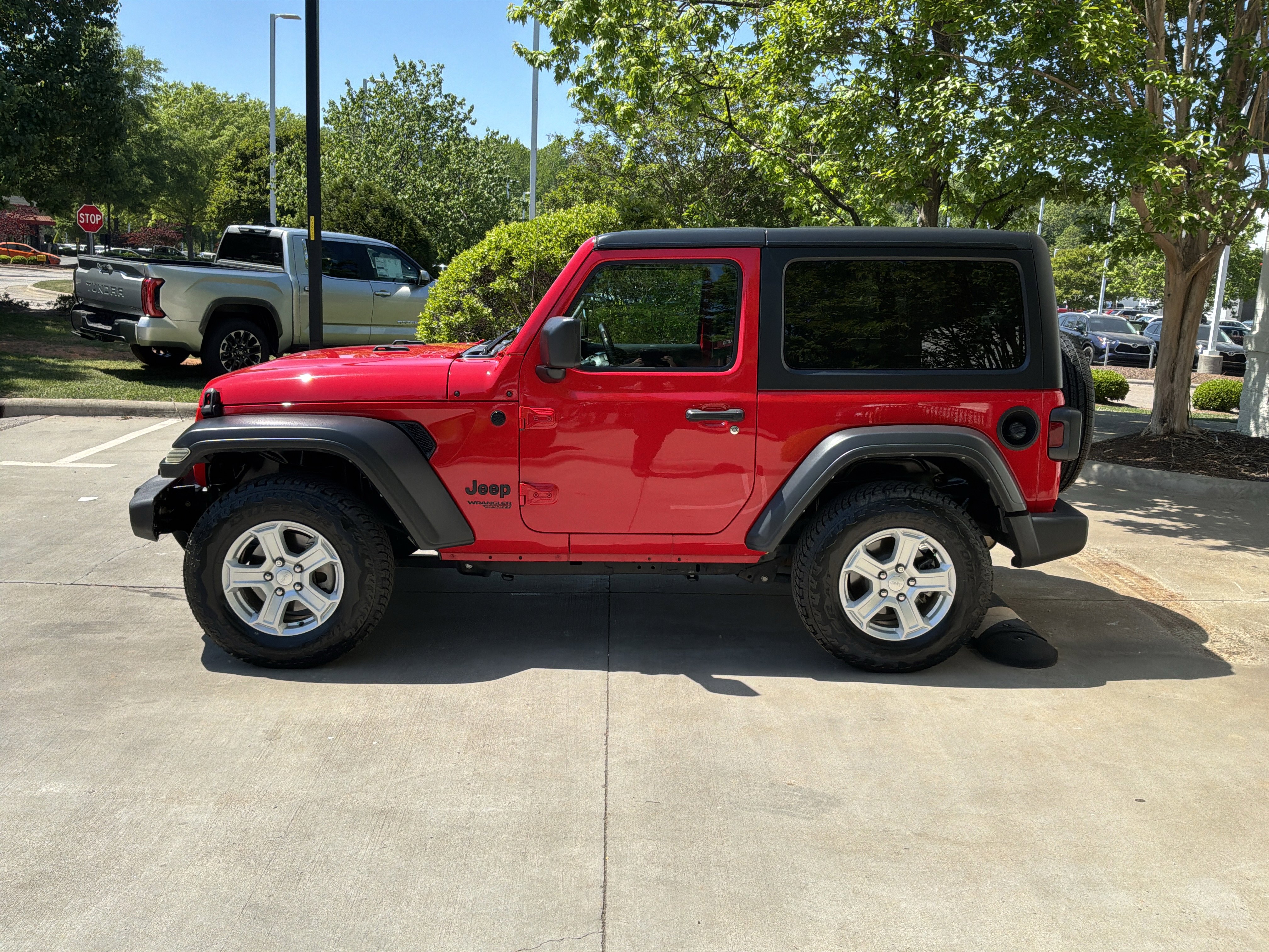 Used 2021 Jeep Wrangler Sport AWD/4WD image 7
