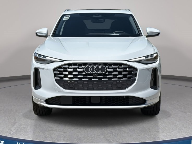 Certified 2025 Audi Q5 2.0T Premium Plus w/ Premium Plus image 3