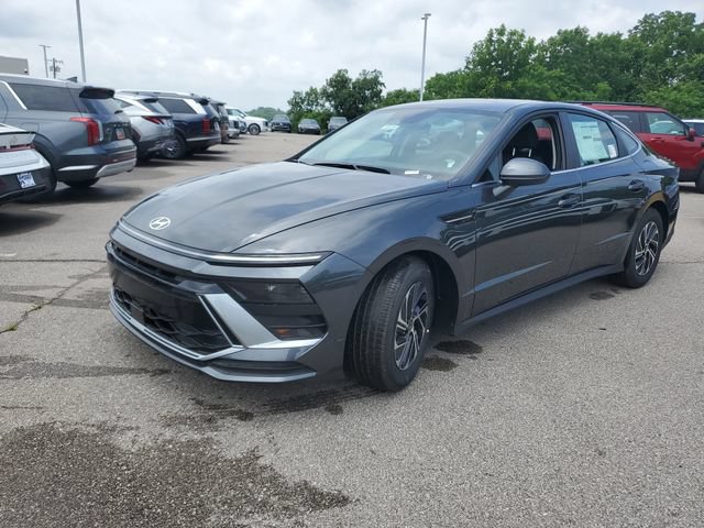 New 2026 Hyundai Sonata Blue FWD image 2
