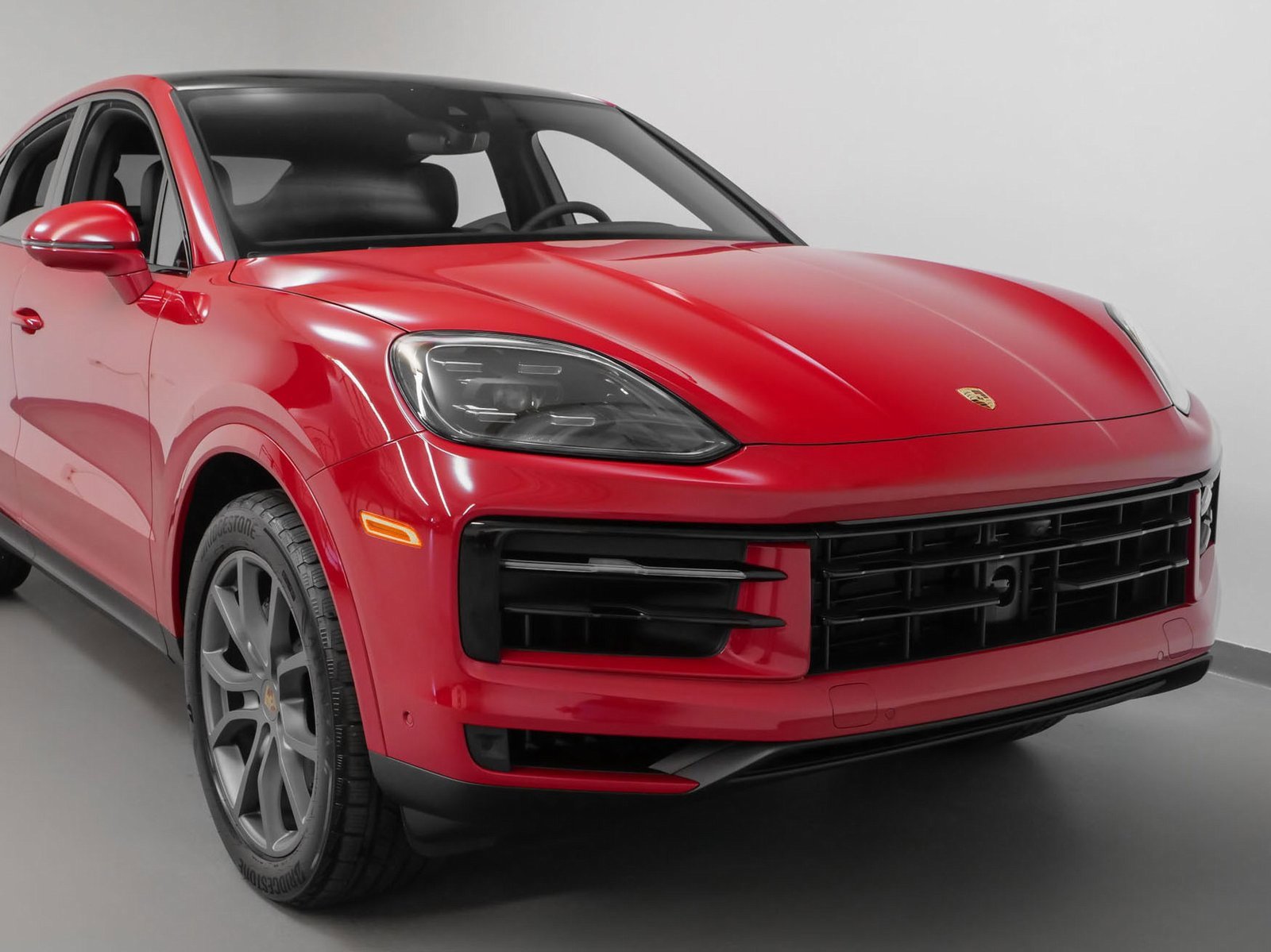 Used 2024 Porsche Cayenne Coupe image 9
