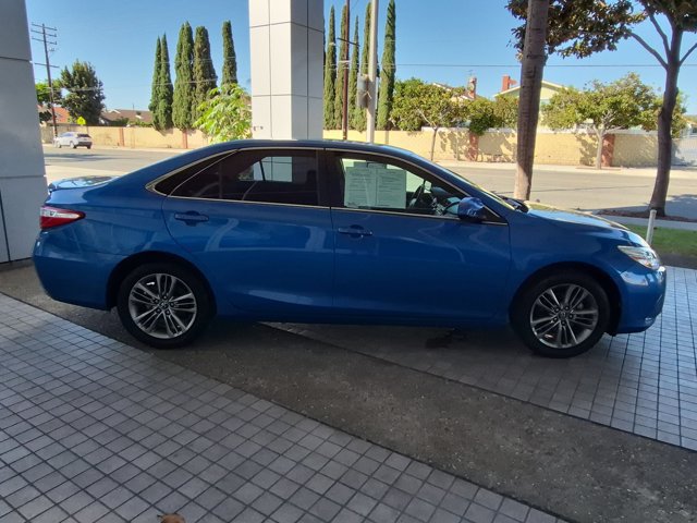 Used 2017 Toyota Camry SE FWD image 4
