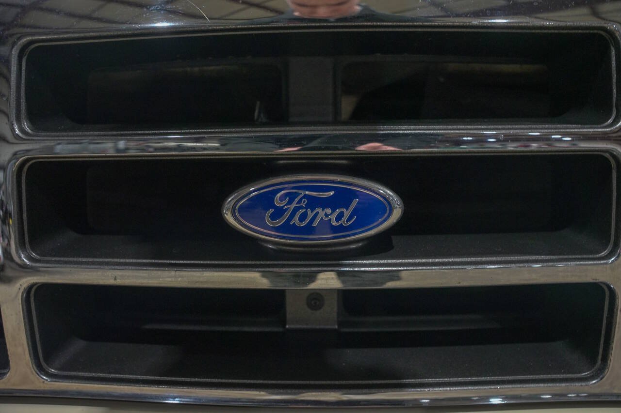 Used 1993 Ford F150 XL AWD/4WD image 18
