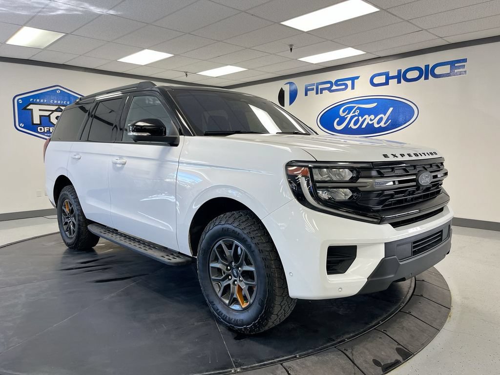 Used 2025 Ford Expedition Tremor AWD/4WD image 2
