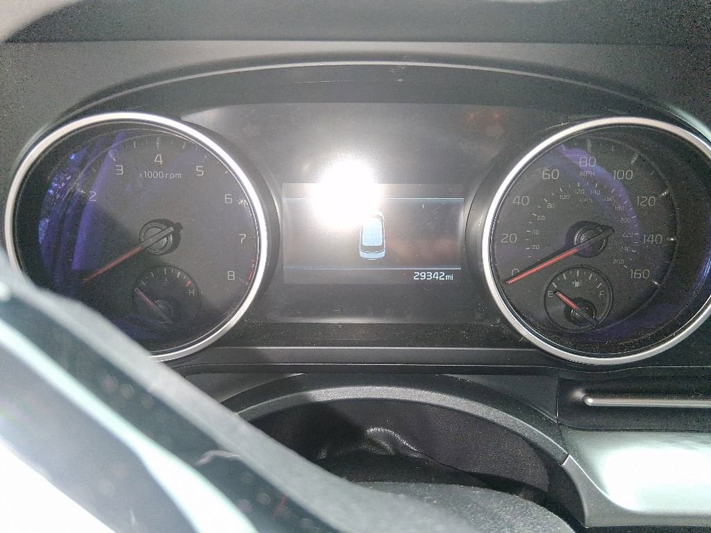 Used 2023 Kia Carnival LX FWD image 16