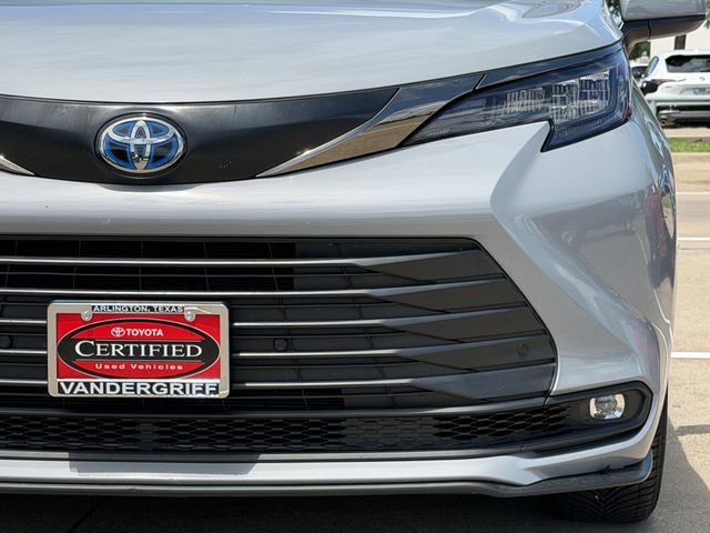 Certified 2024 Toyota Sienna XLE Woodland Edition AWD/4WD image 9