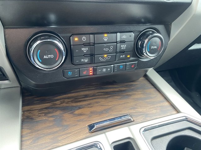 Used 2020 Ford F150 Lariat image 27