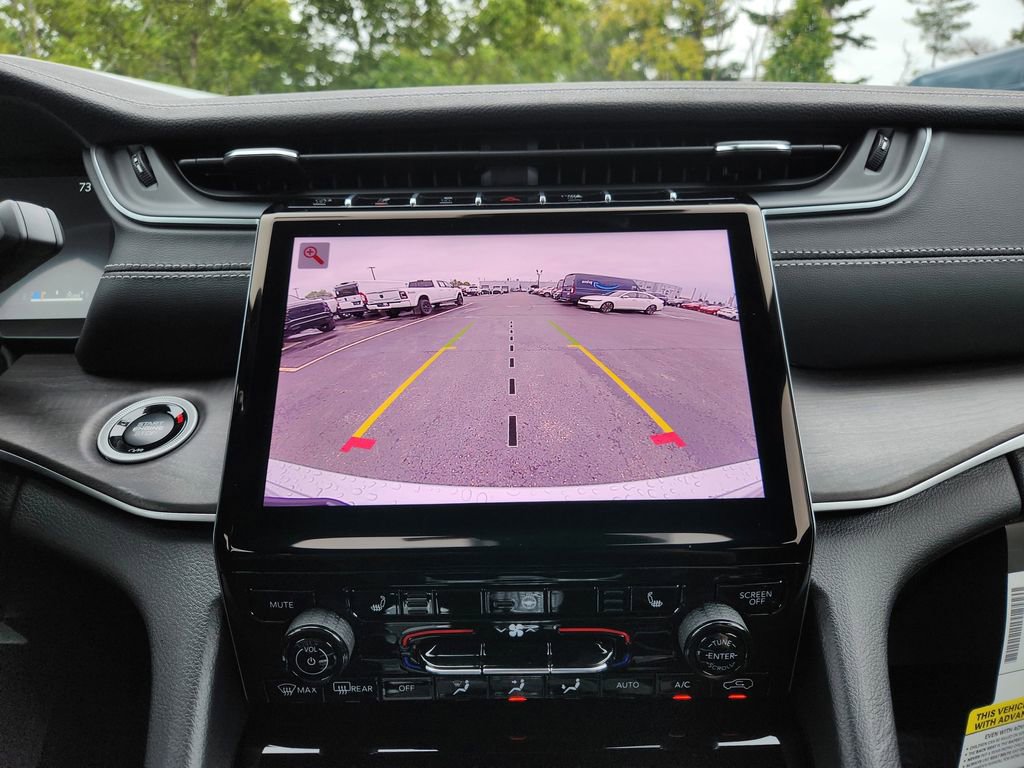 New 2025 Jeep Grand Cherokee Limited w/ Black Appearance Package image 21