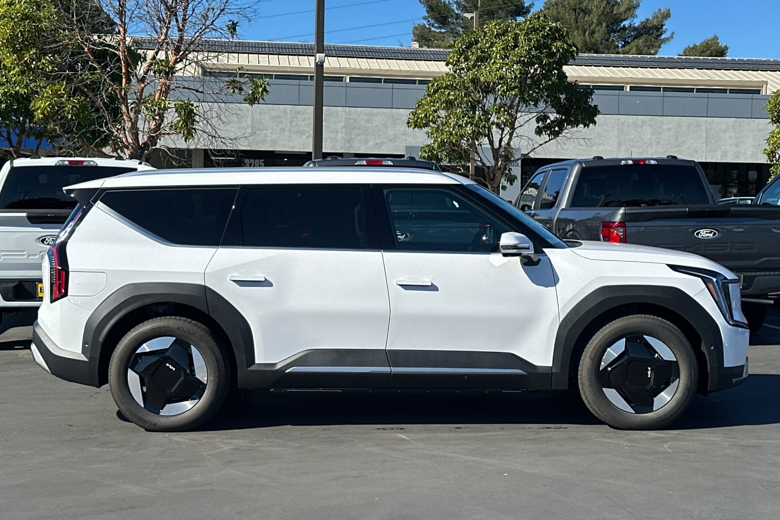 New 2026 Kia EV9 Wind AWD/4WD image 3