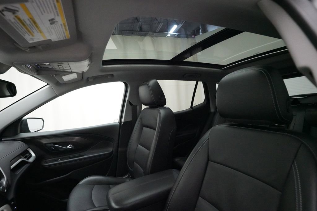 Used 2022 GMC Terrain SLT image 32