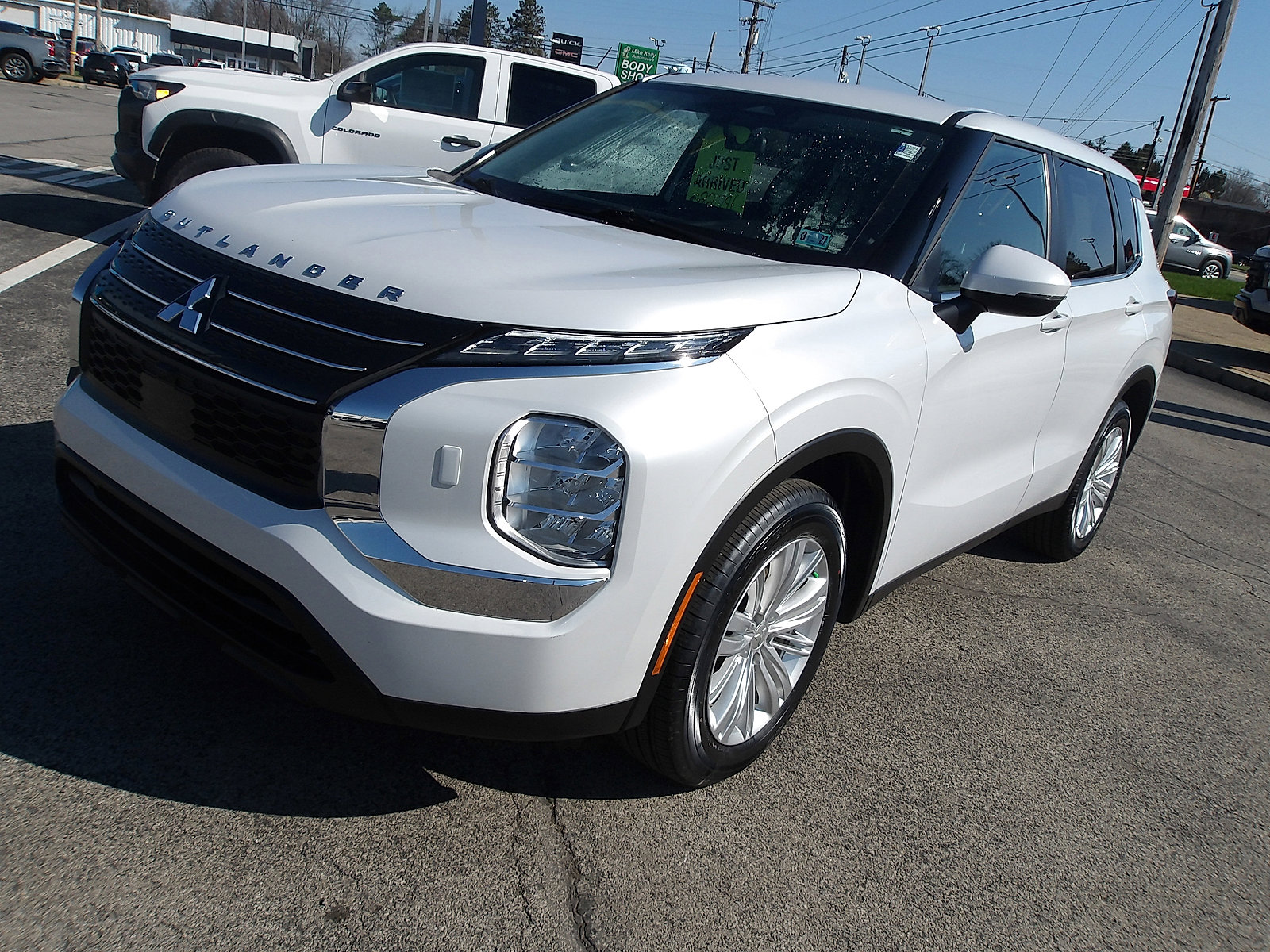 Used 2024 Mitsubishi Outlander ES image 3