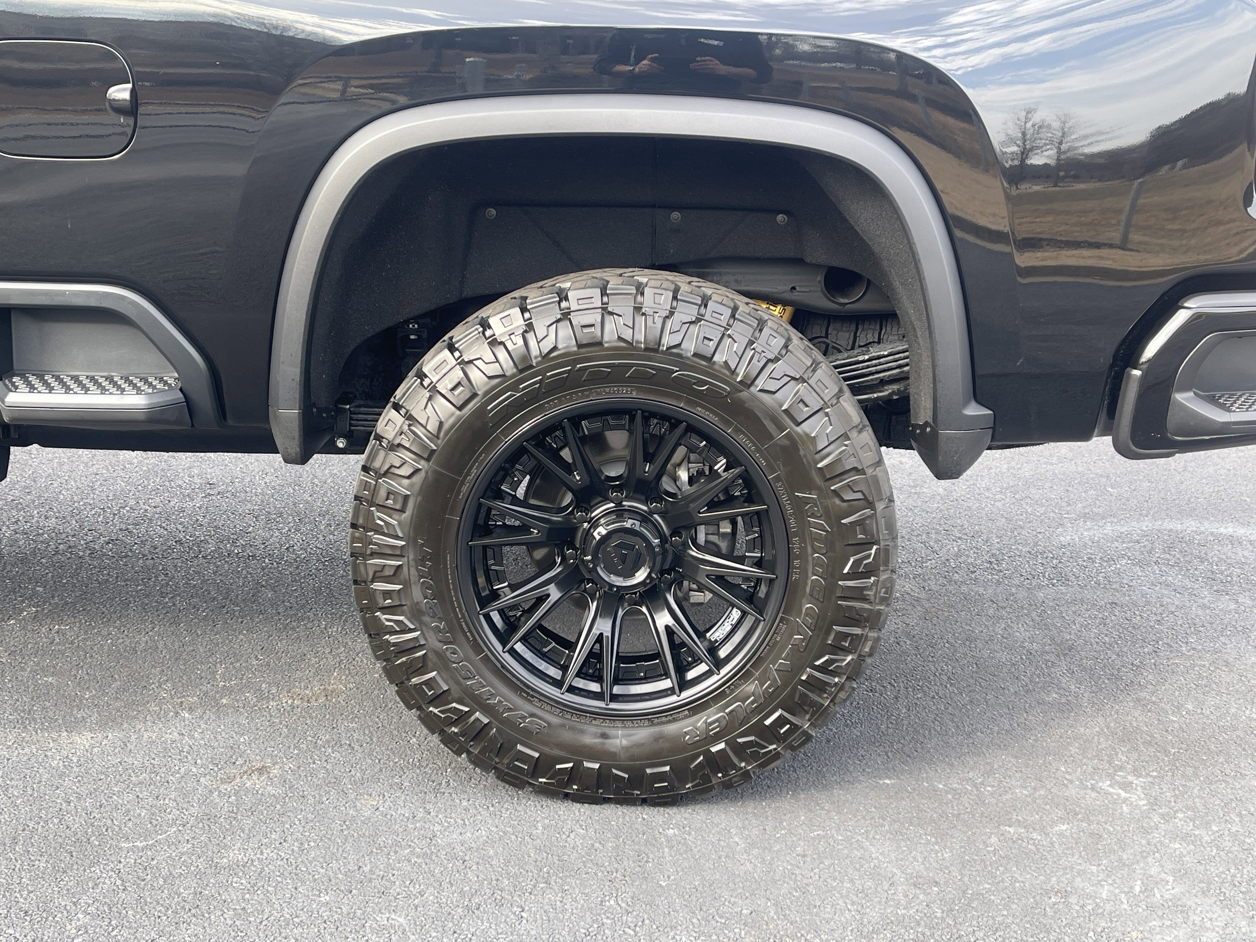 Used 2025 Chevrolet Silverado 2500 ZR2 w/ Technology Package image 35