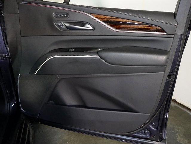 Used 2023 Cadillac Escalade ESV Premium Luxury image 36