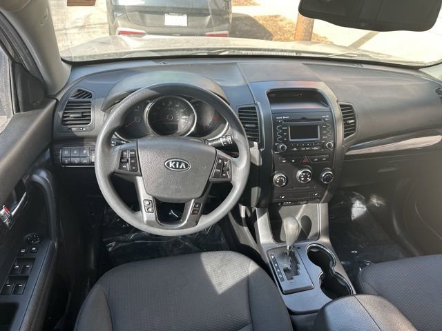 Used 2011 Kia Sorento LX w/ Convenience Pkg image 11