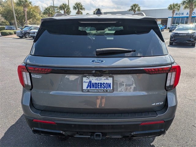 Used 2025 Ford Explorer ST-Line w/ ST-Line Street Pack image 5