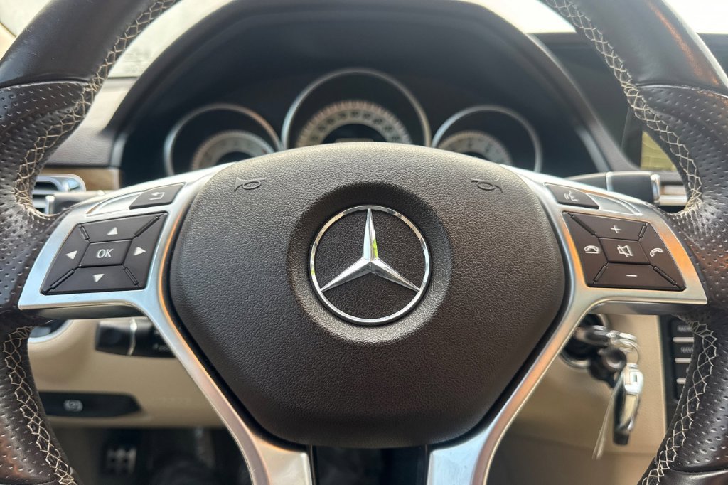Used 2016 Mercedes-Benz E 350 4MATIC Wagon image 30