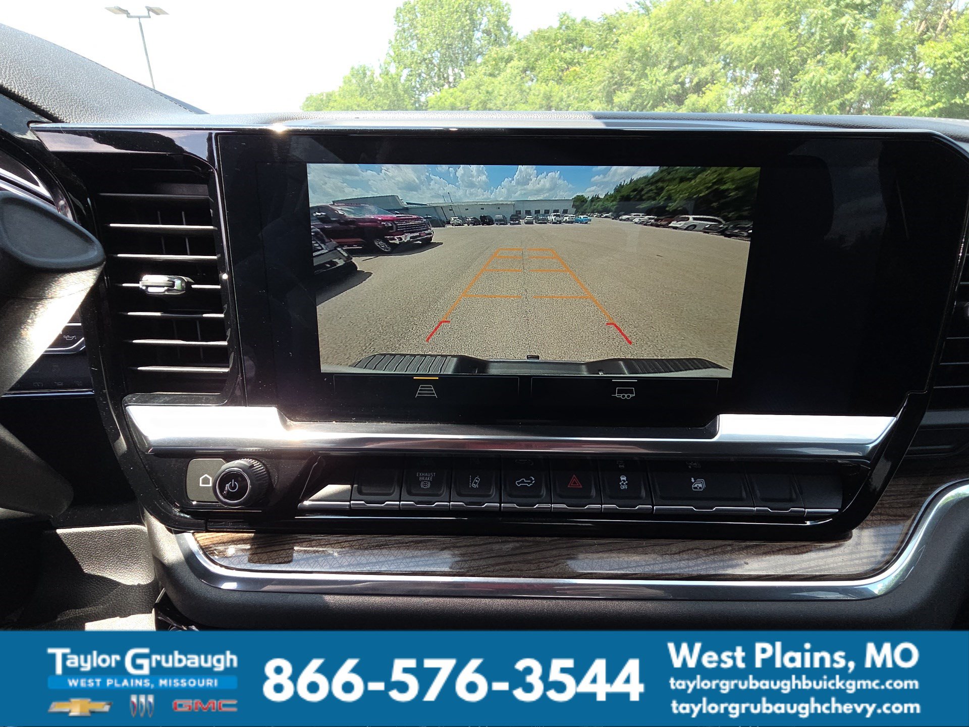 Used 2025 Chevrolet Silverado 3500 LT w/ Convenience Package AWD/4WD image 23