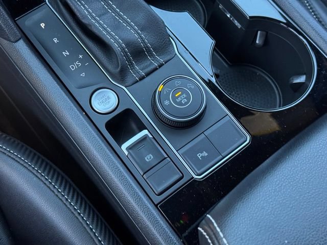Used 2022 Volkswagen Atlas Cross Sport SEL R-Line AWD/4WD image 18