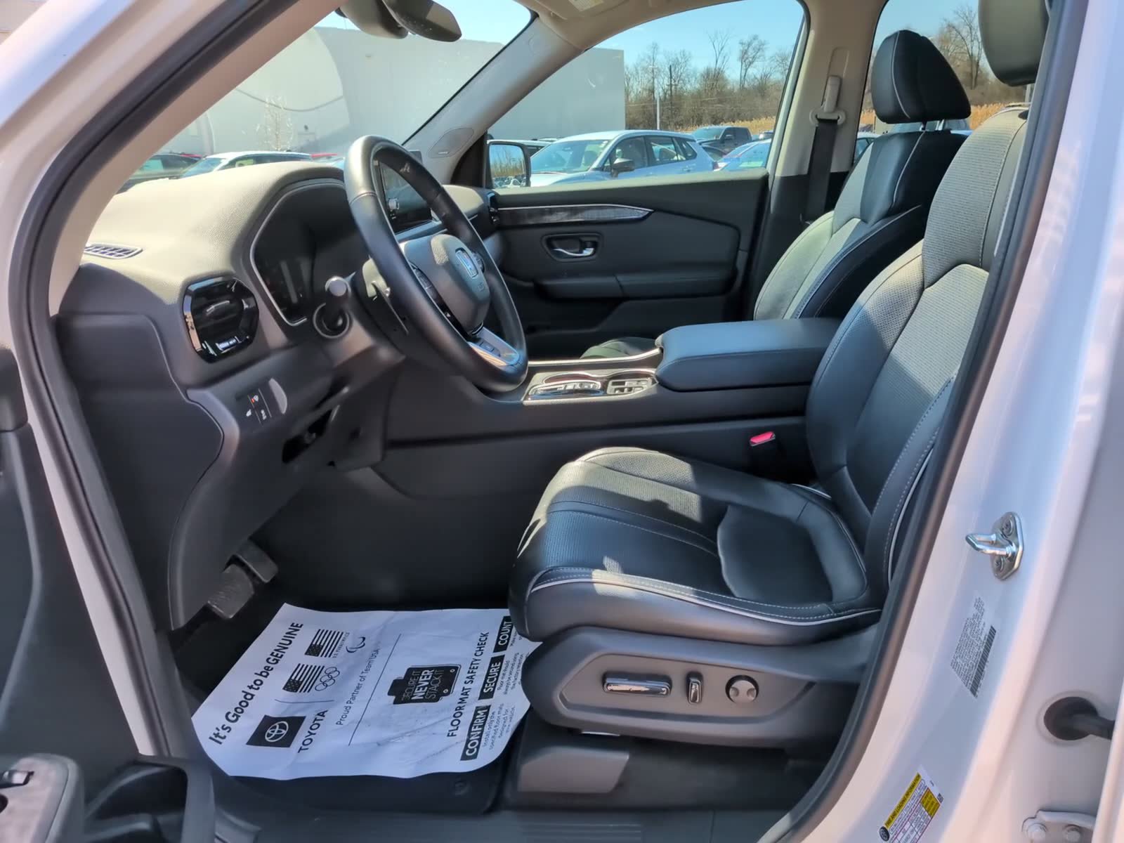 Used 2024 Honda Pilot Elite image 19