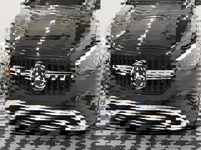 Used 2025 Mercedes-Benz GLA 250 4MATIC w/ Driver Assistance Package image 16