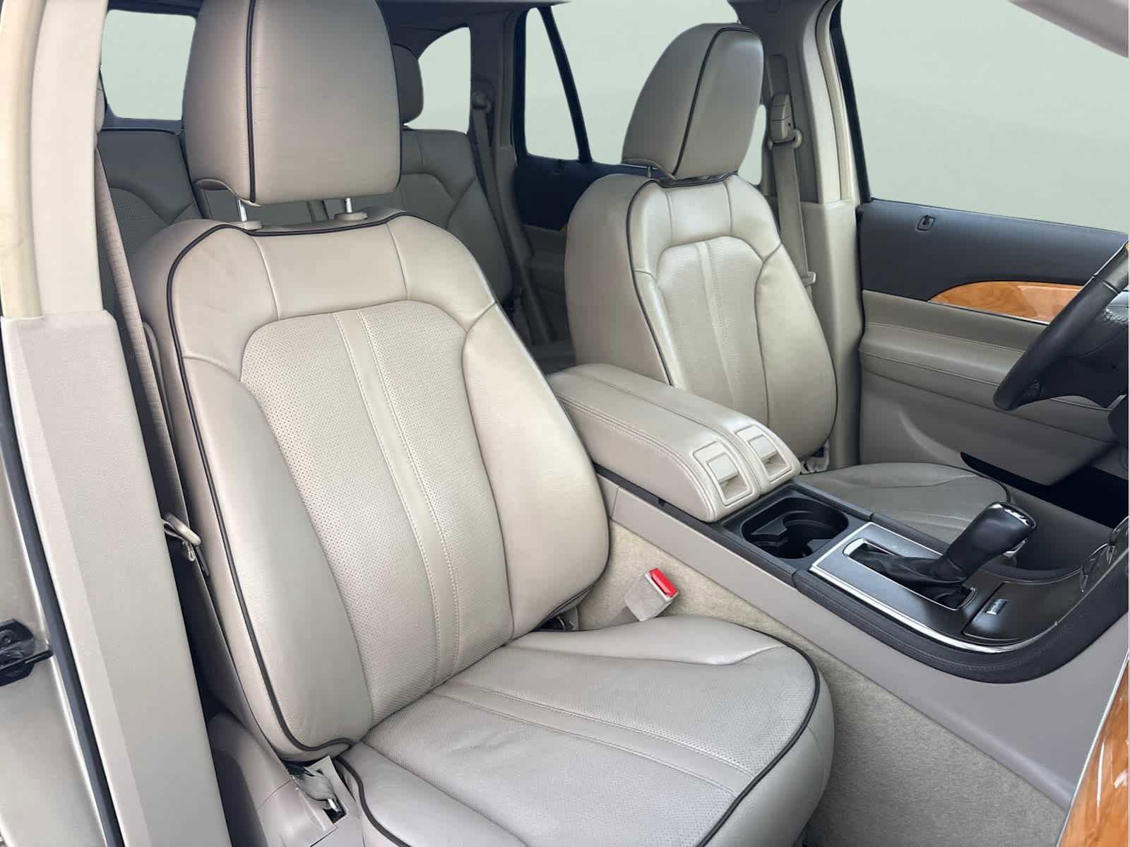 Used 2011 Lincoln MKX AWD w/ 101A Rapid Spec Order Code image 40