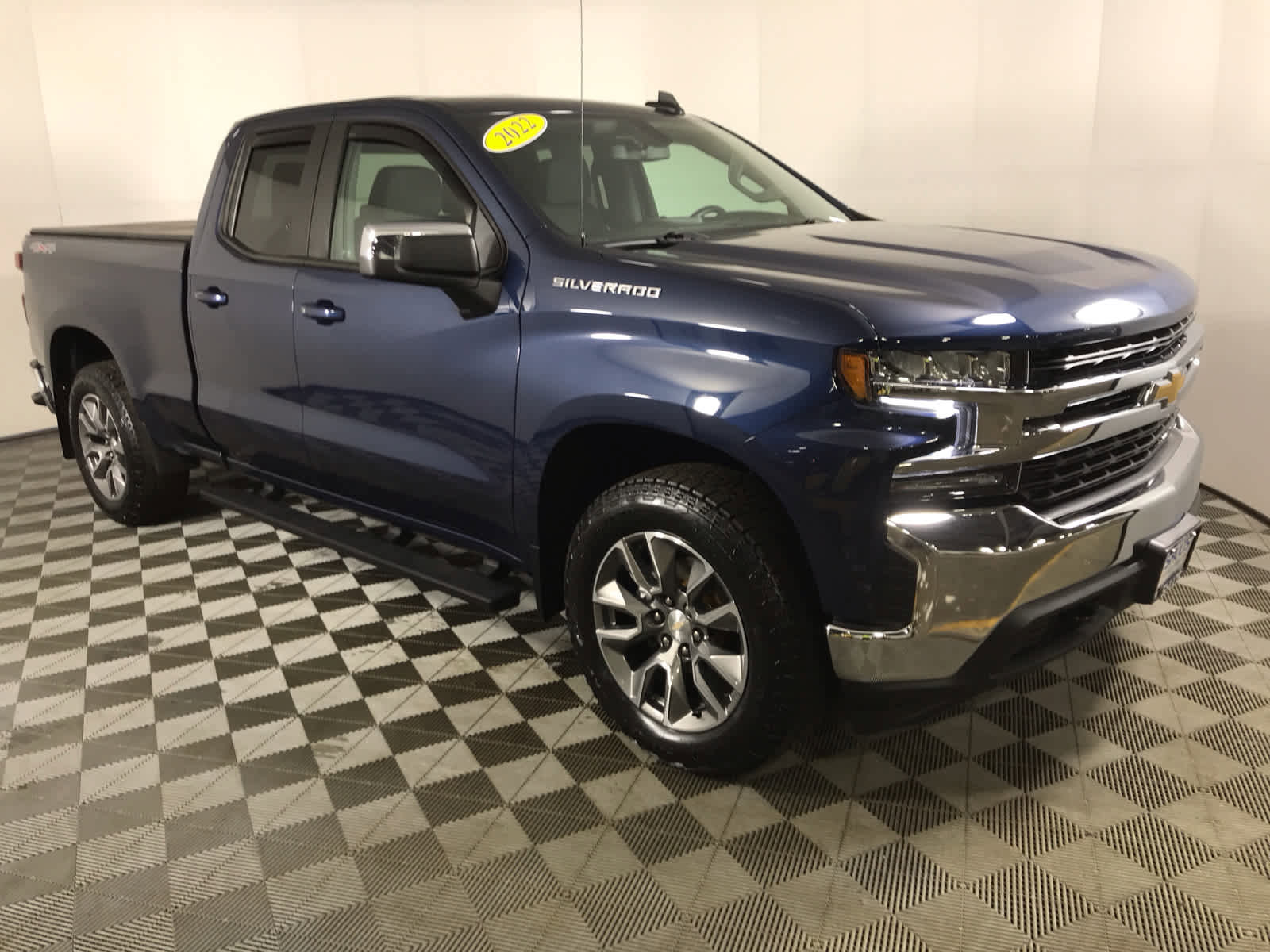 Used 2022 Chevrolet Silverado 1500 LT image 1