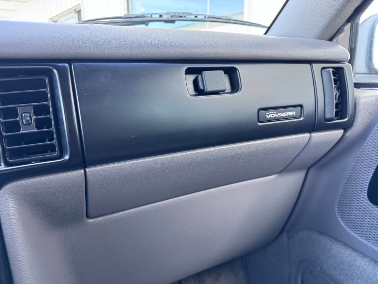 Used 1992 Plymouth Grand Voyager LE image 28