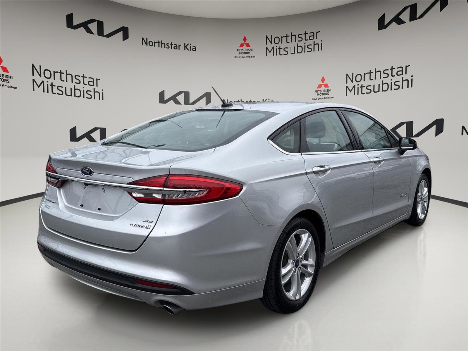 Used 2018 Ford Fusion SE image 5