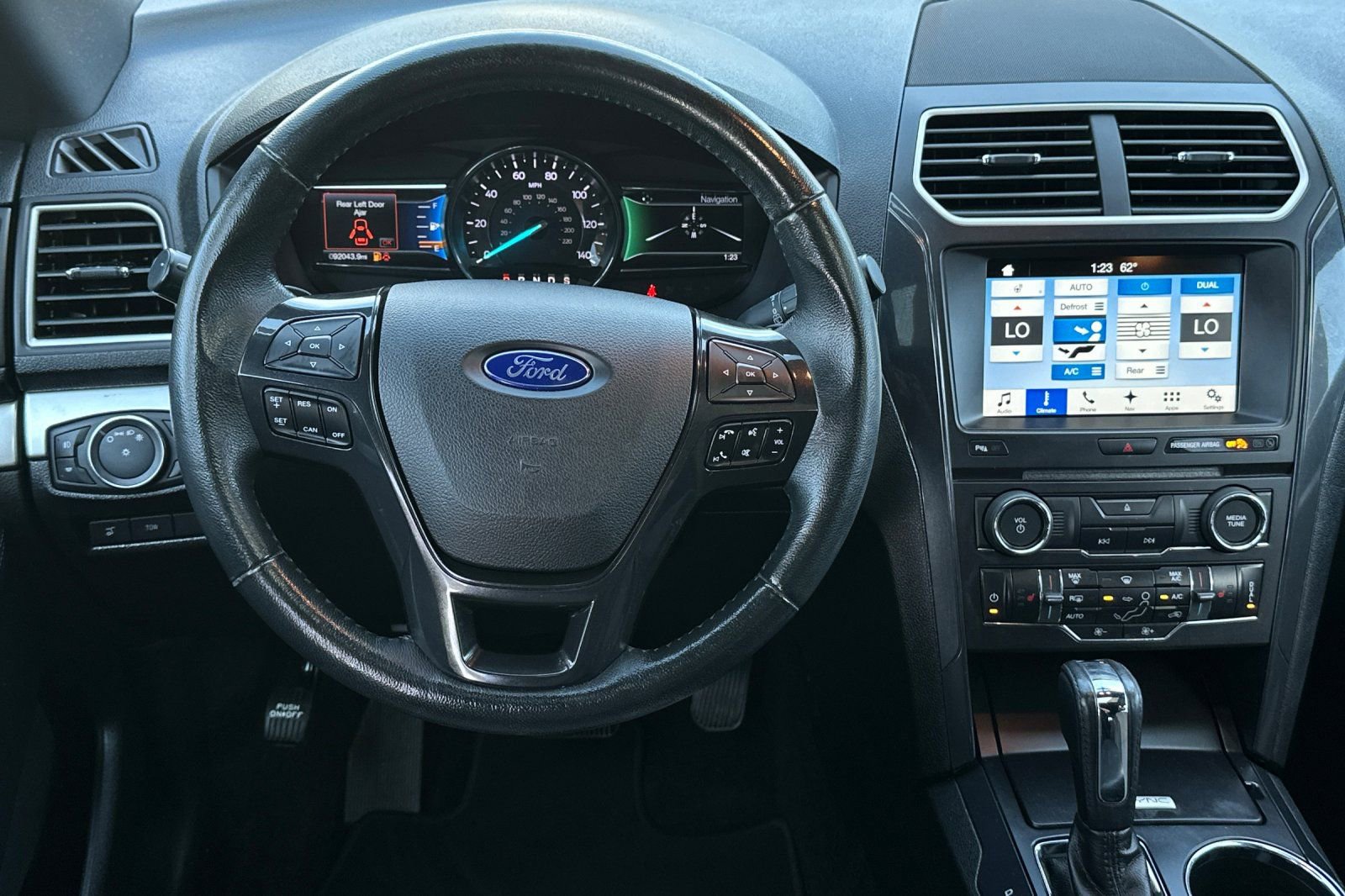 Used 2017 Ford Explorer XLT w/ Equipment Group 202A image 13