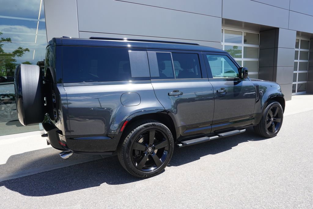 New 2025 Land Rover Defender 130 V8 image 4