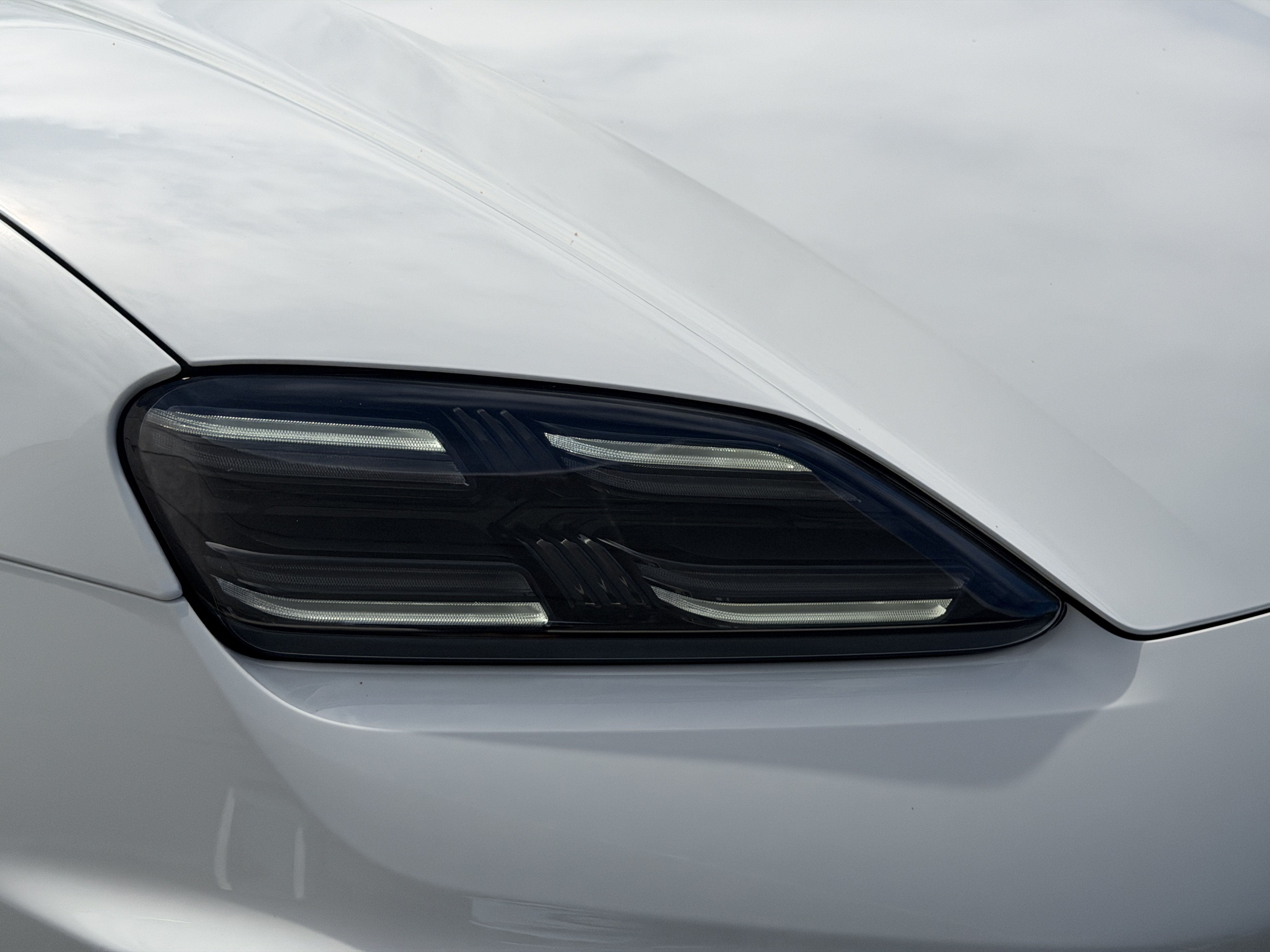 New 2026 Porsche Macan Turbo Electric AWD/4WD image 12