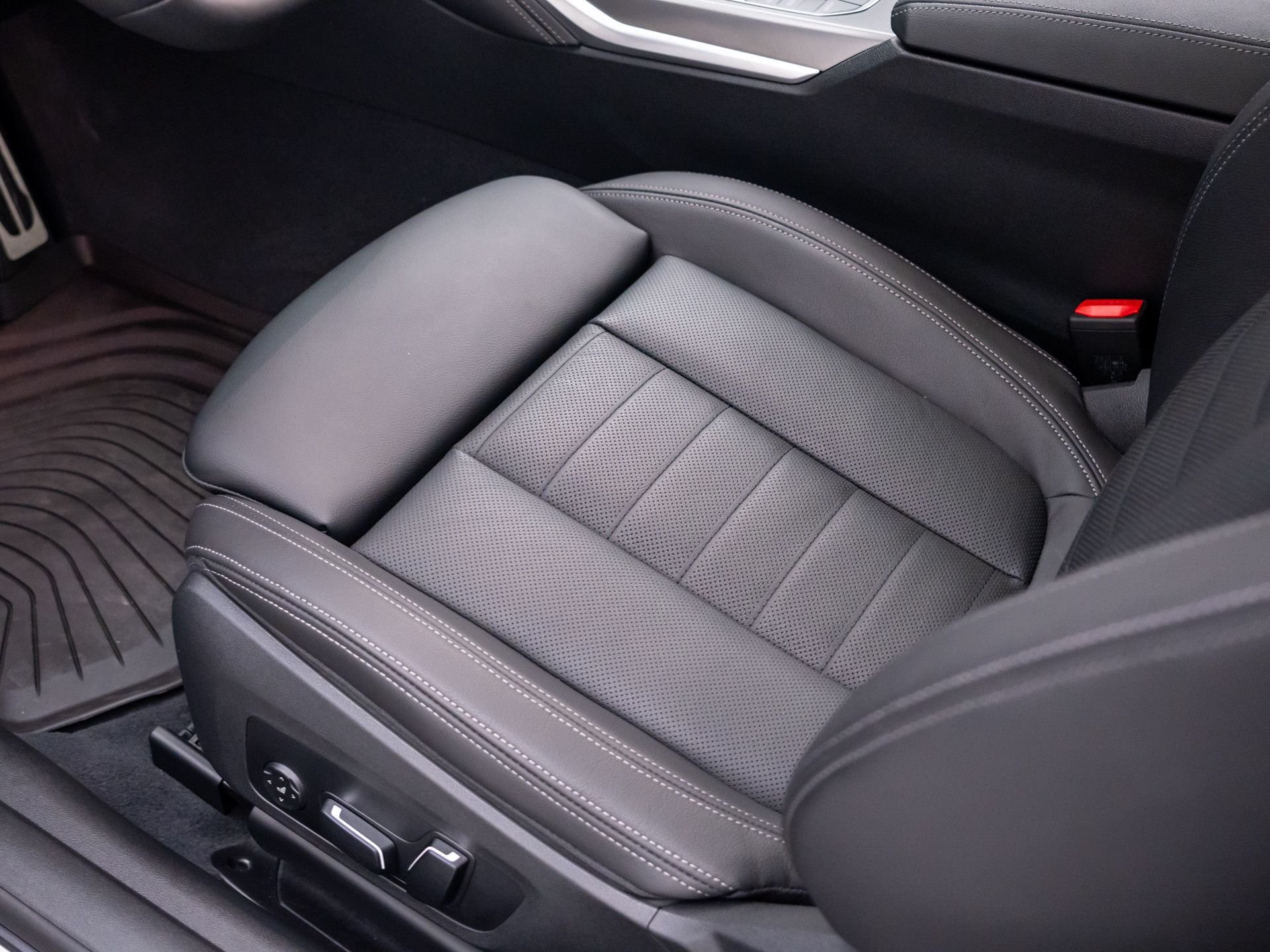 New 2026 BMW 440i xDrive Coupe w/ Premium Package AWD/4WD image 16