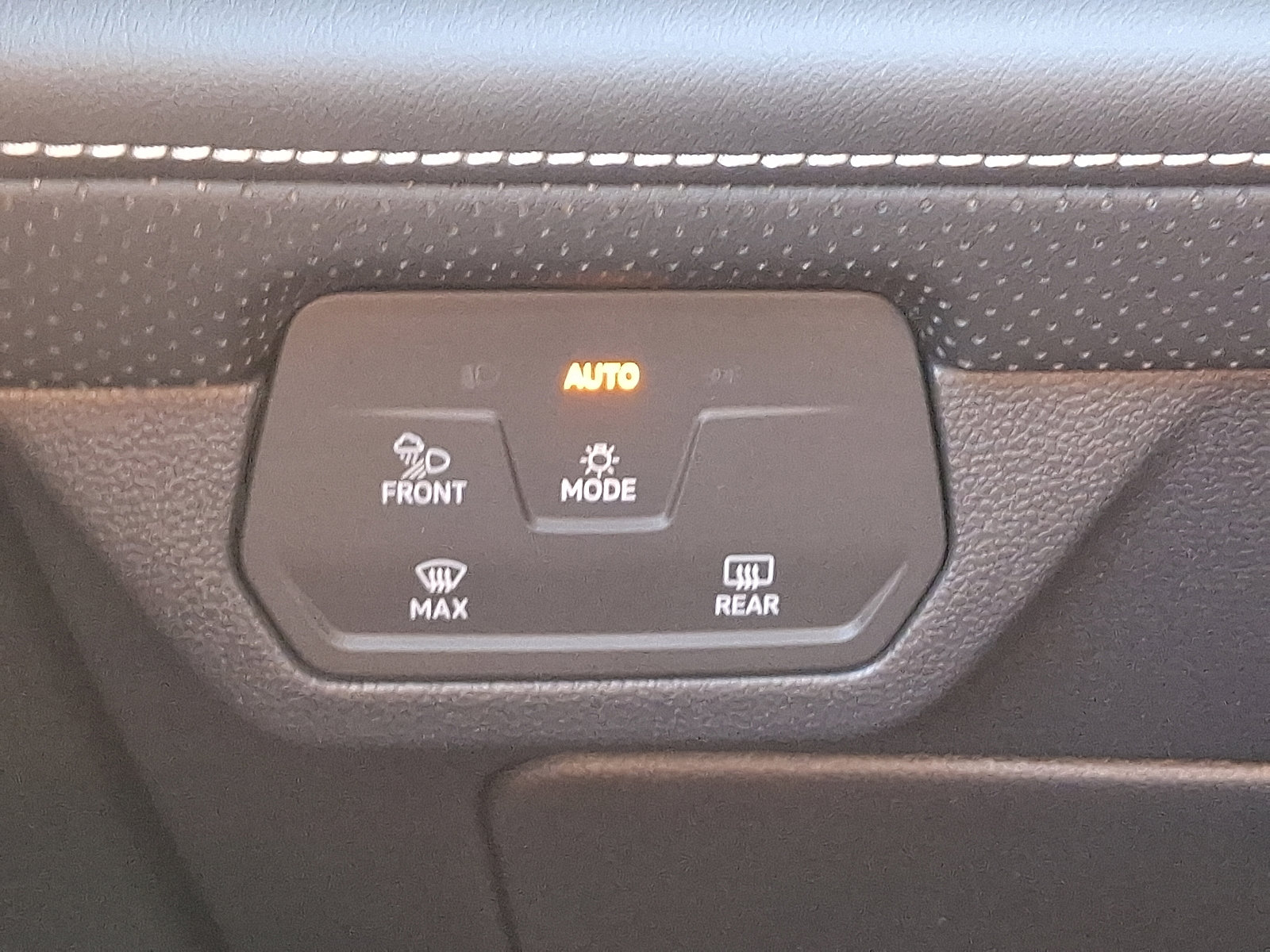 New 2026 Volkswagen Atlas Cross Sport SEL image 15