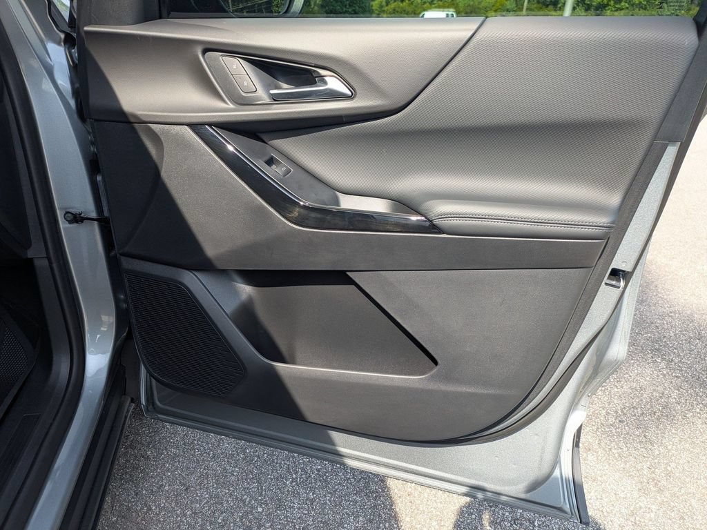 New 2026 Chevrolet Equinox LT w/ Safety and Technology Package FWD image 34