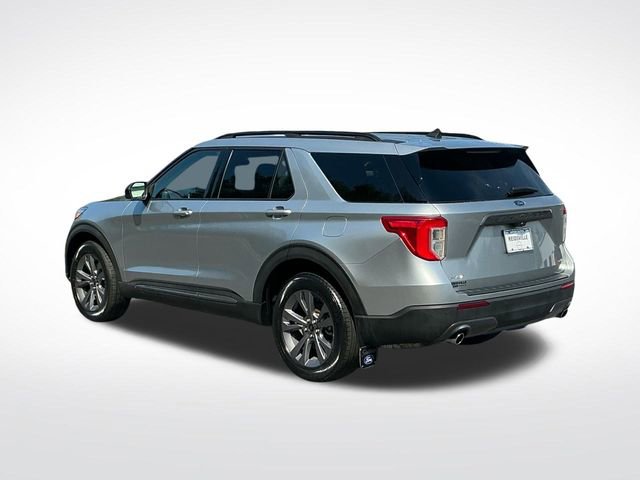 Used 2022 Ford Explorer XLT w/ Equipment Group 202A AWD/4WD image 4