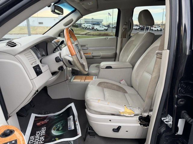 Used 2008 Chrysler Aspen Limited image 16