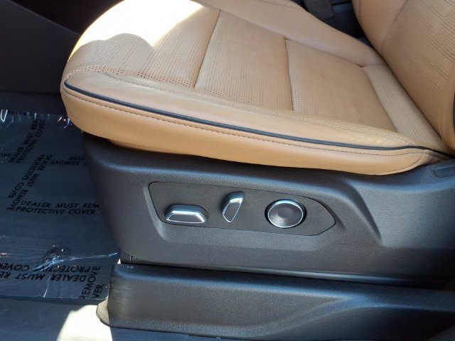 Used 2025 Cadillac Escalade Premium Luxury AWD/4WD image 13