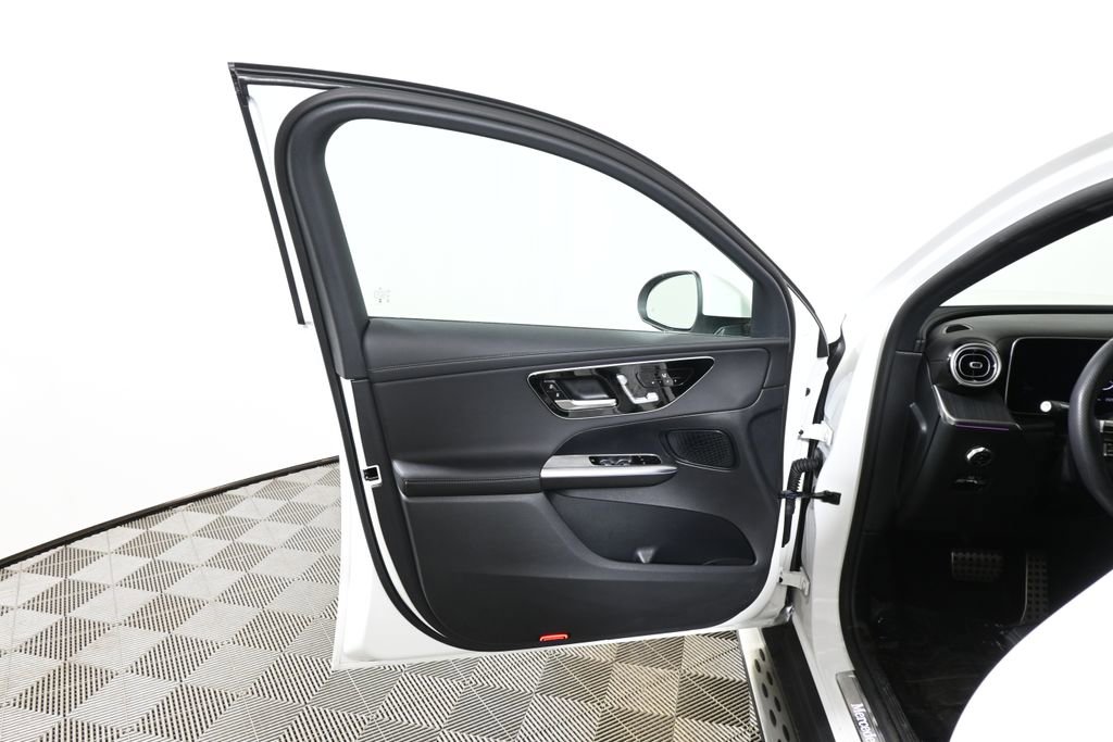 Certified 2025 Mercedes-Benz GLC 300 4MATIC image 27